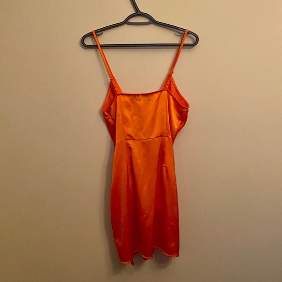 MISSGUIDED satin dress - Picture 3 of 3